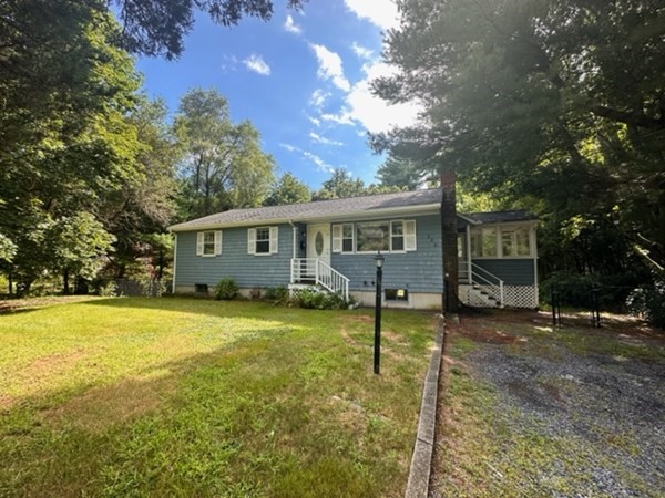 134 Old Pine Dr Hanson, MA 02341